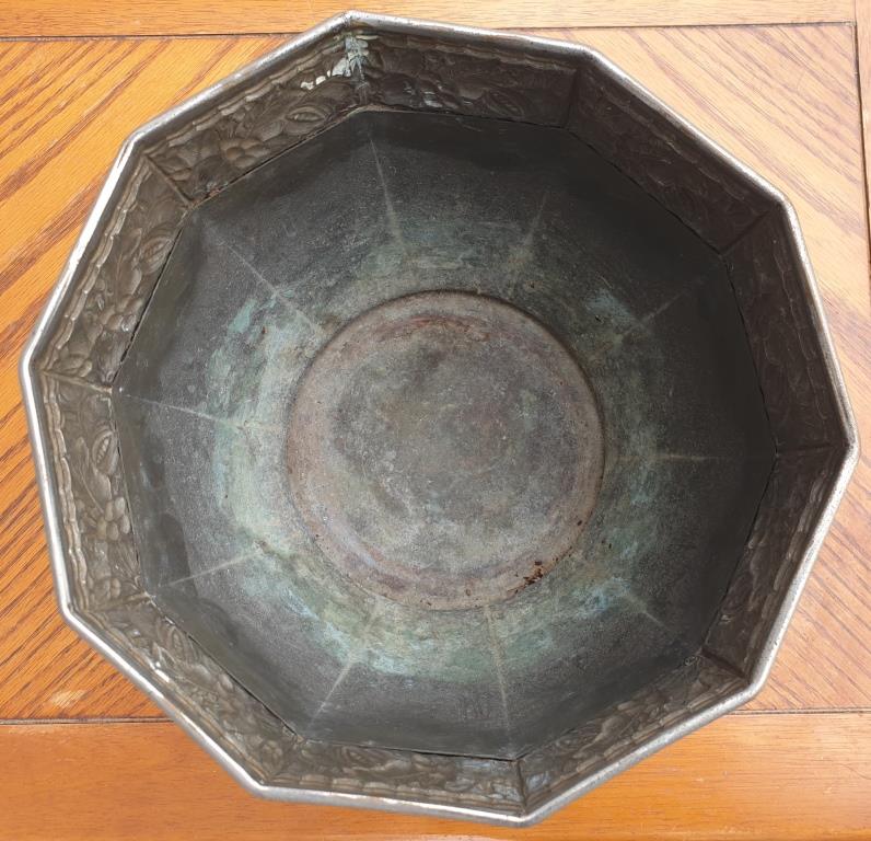 Art Deco chrome brass pot cache