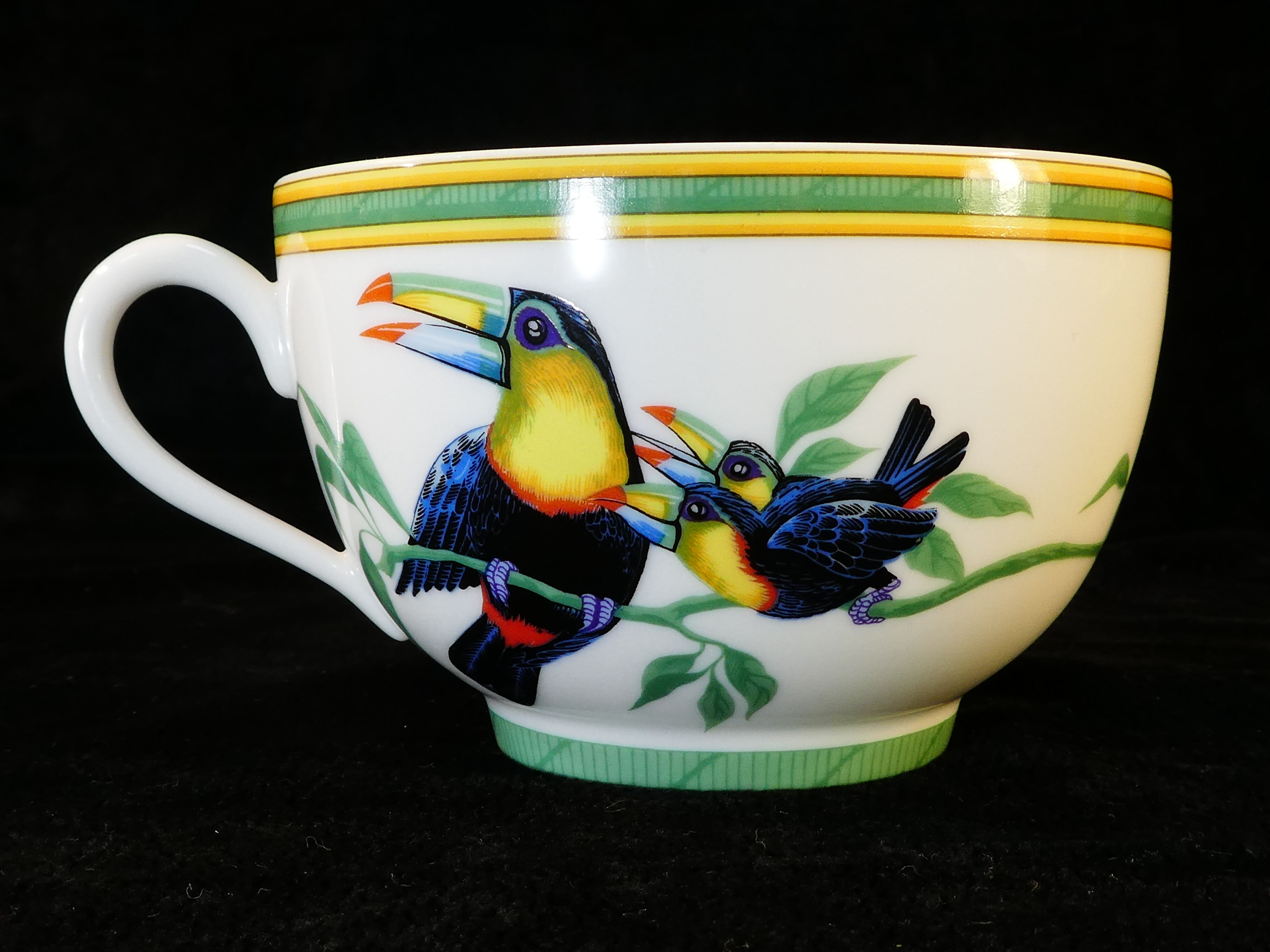 Porcelain tea cup from Paris by Hermes model Toucans