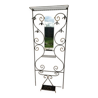 Wall-mounted coat rack