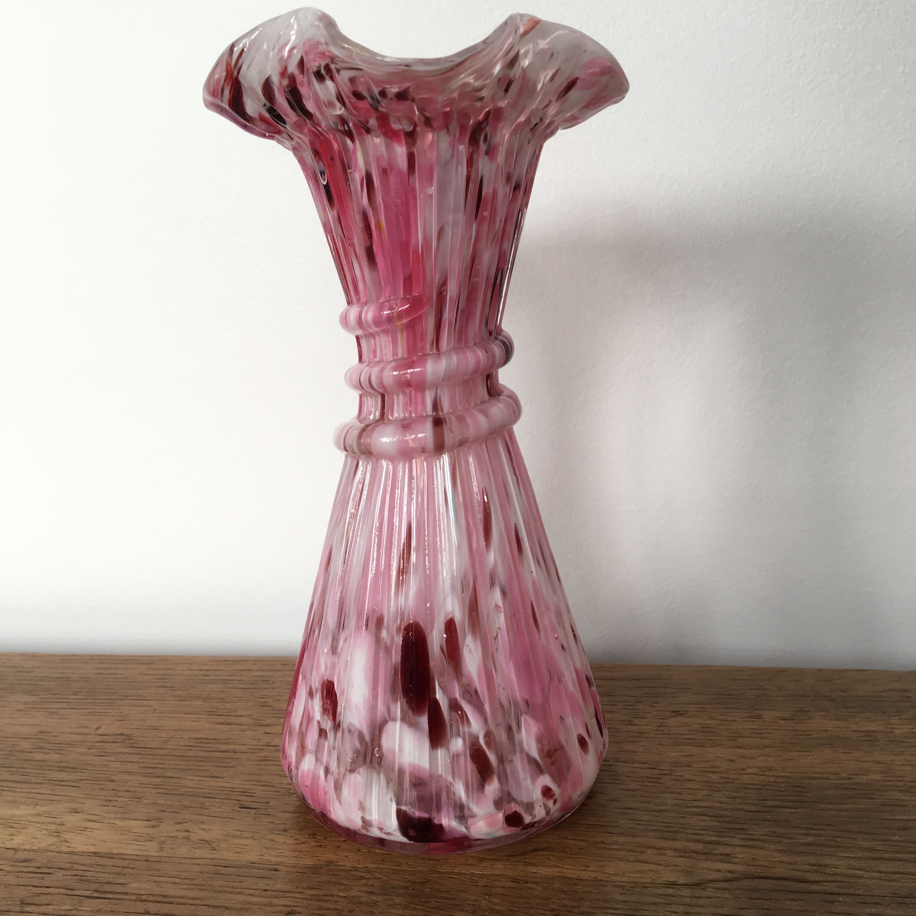 Vase verre de clichy moucheté  rose