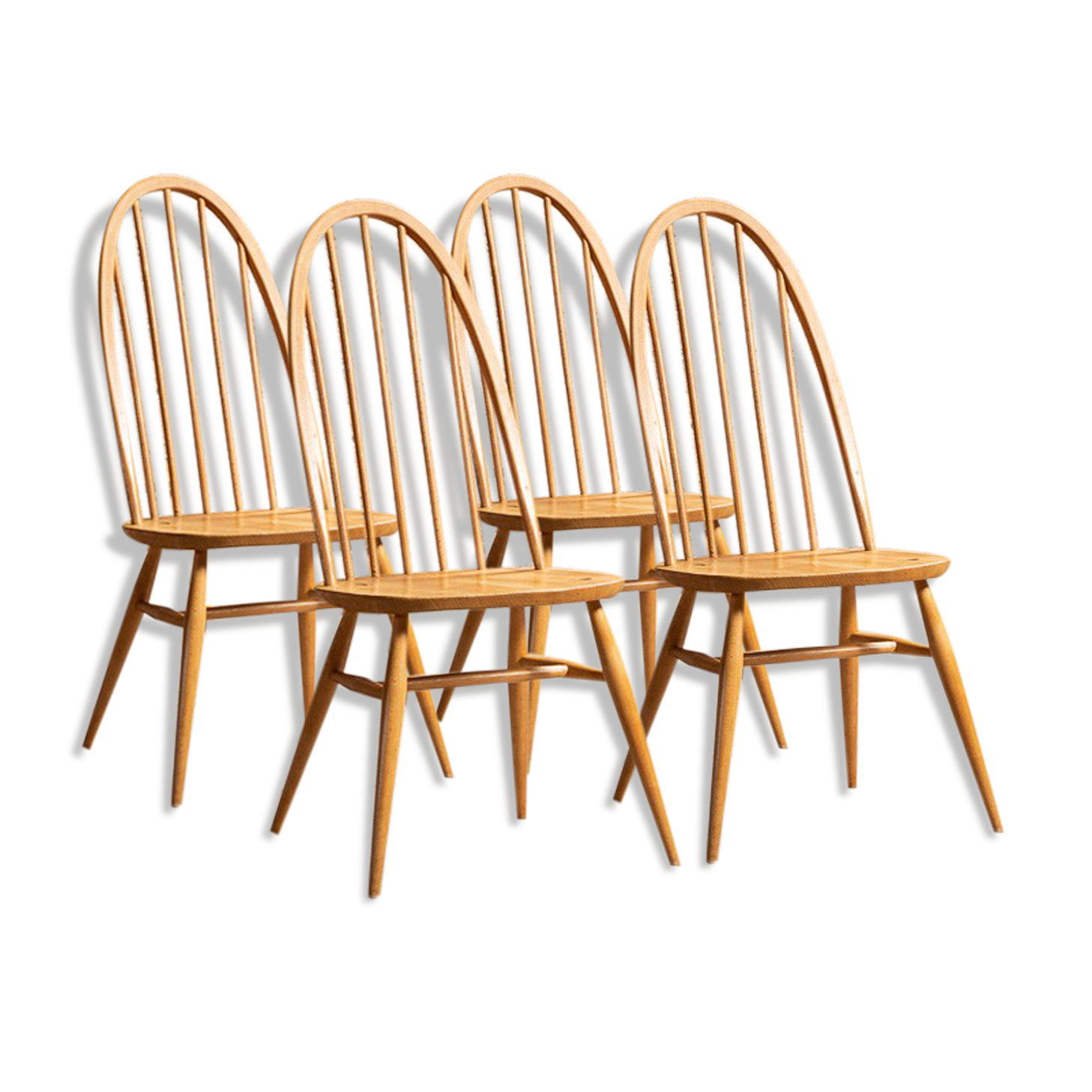 Set of 4 Windsor Quaker chairs by Lucian Ercolani for Ercol, United Kingdom, 1960s.
