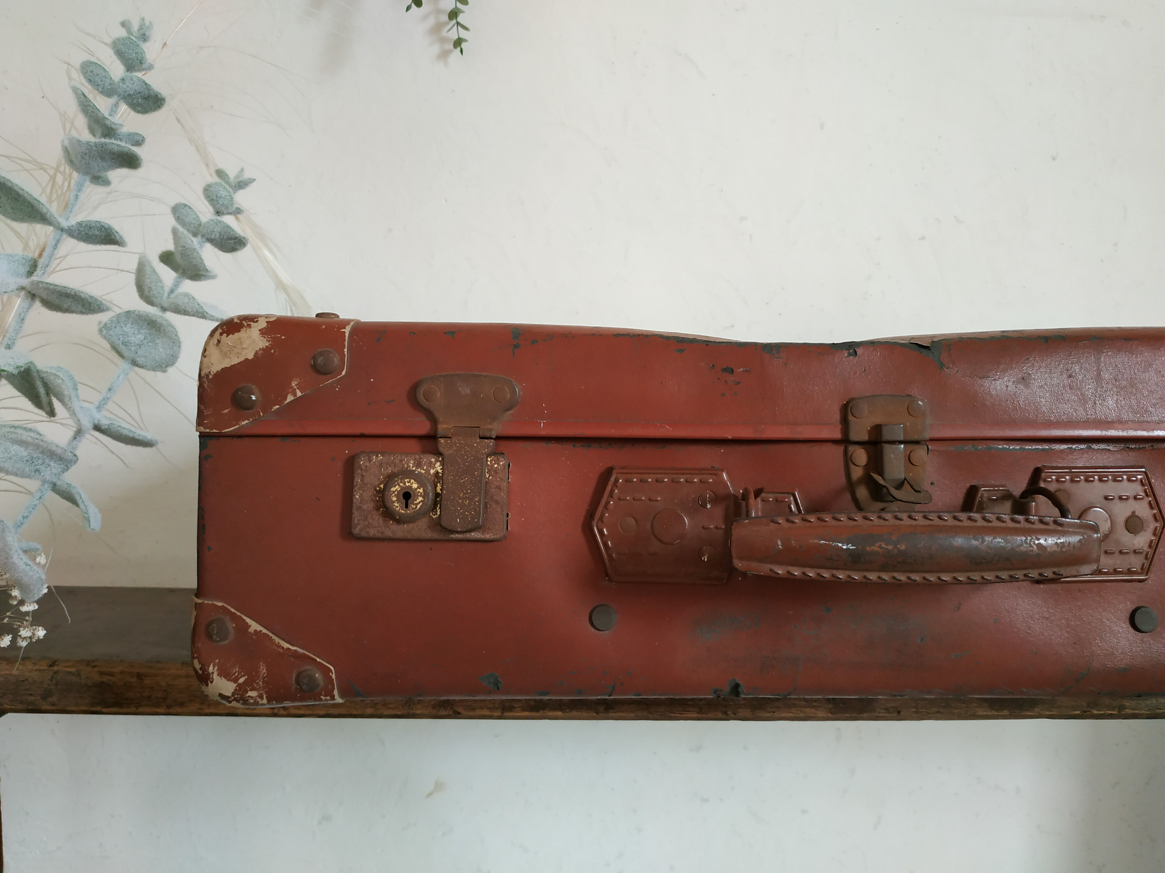 Vintage brown cardboard case 40s