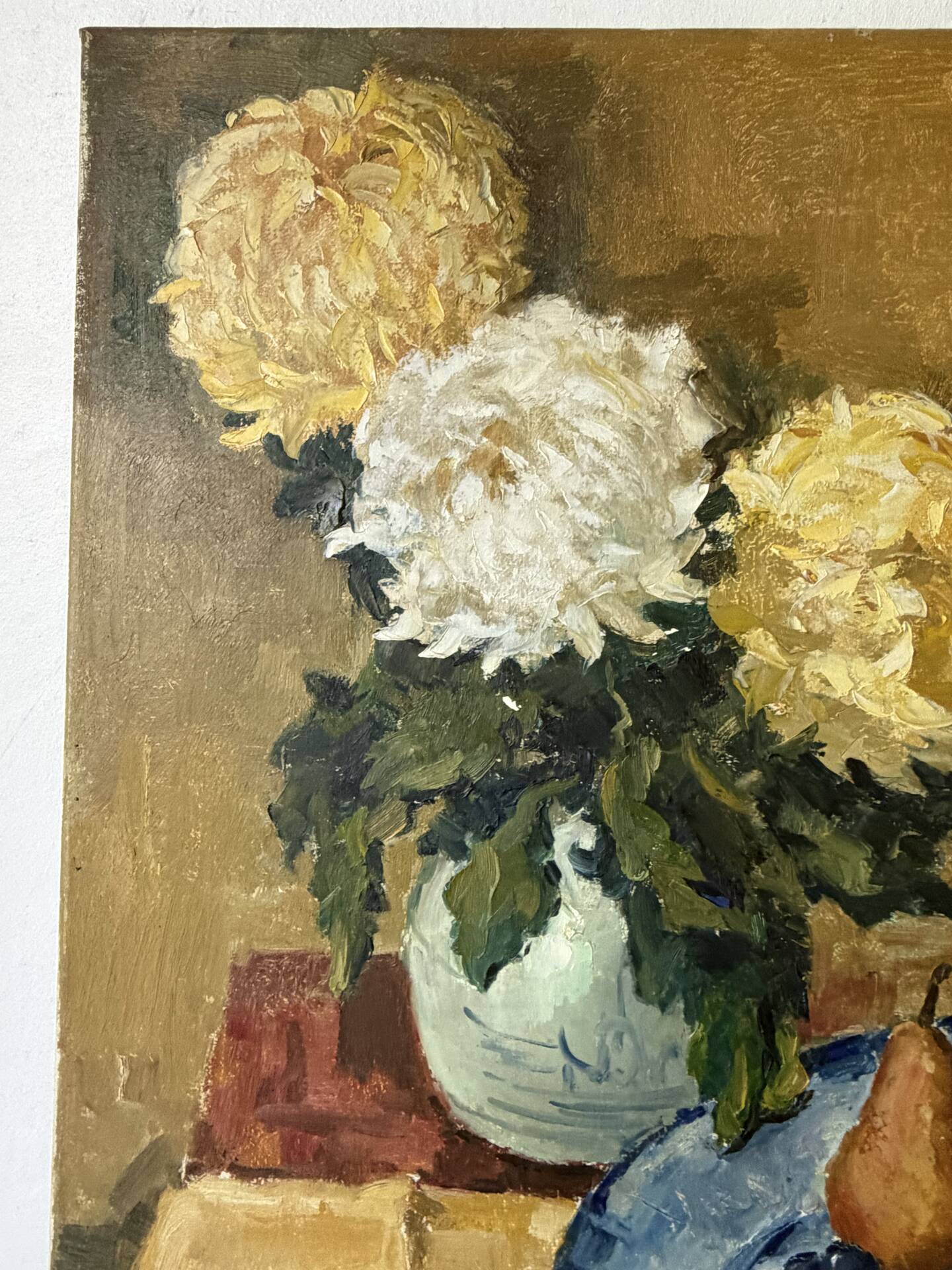 Fleurs et fruits, huile sur toile signée 1970