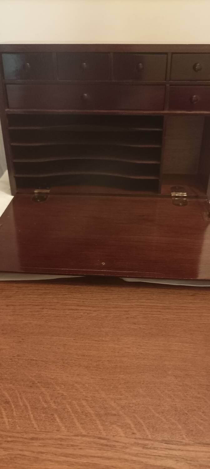 Small office secretary