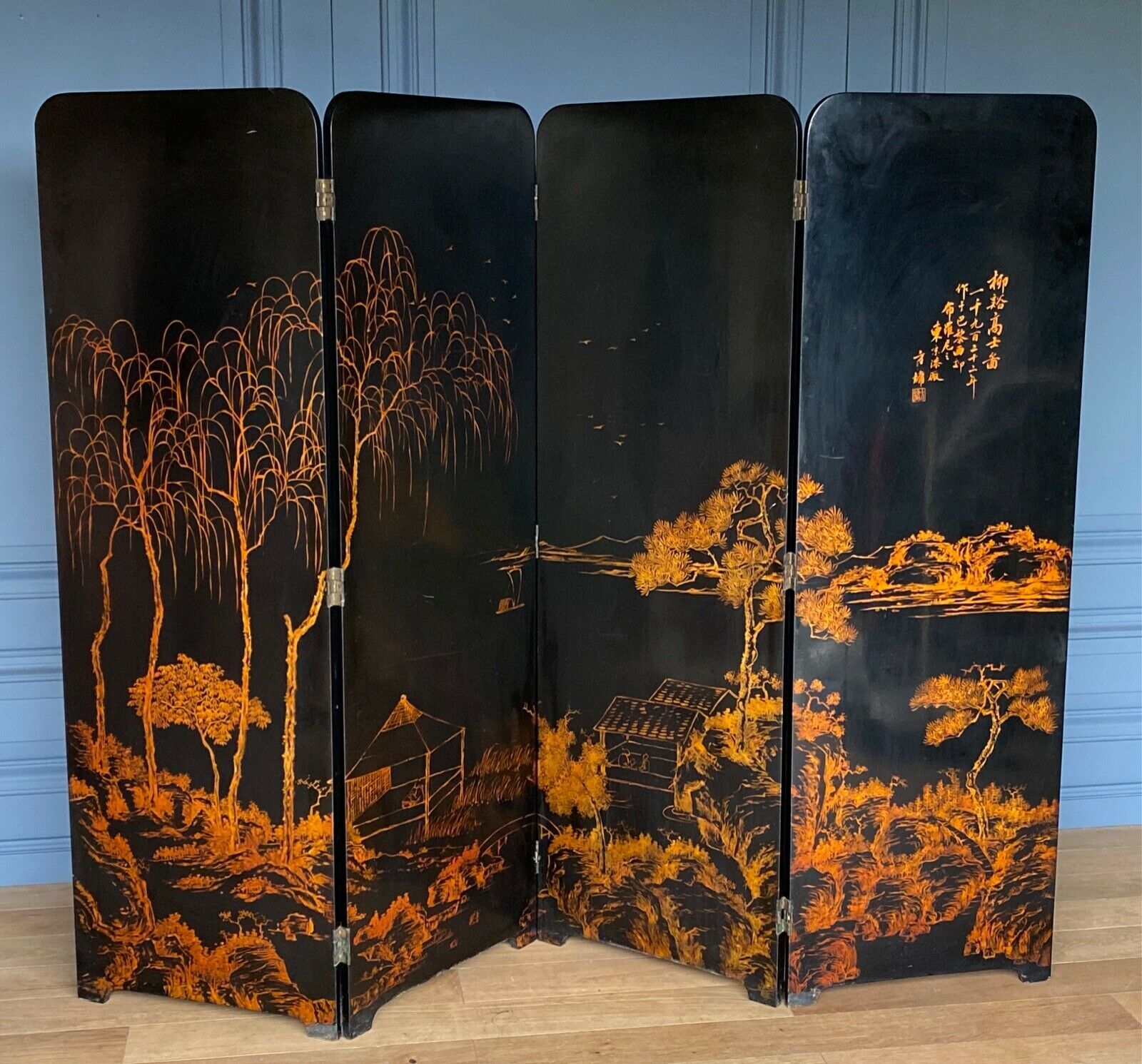 Lacquer screen 1900 4 leaves china tops
