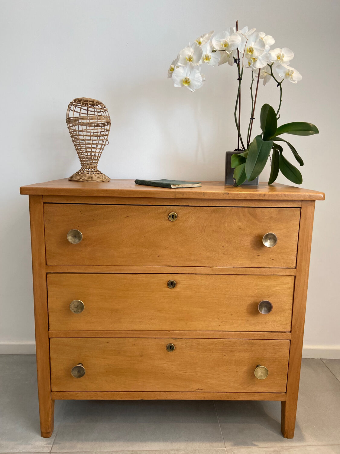 Antique chest of drawers