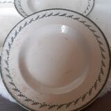 Set of plates in Iron earth we Gien