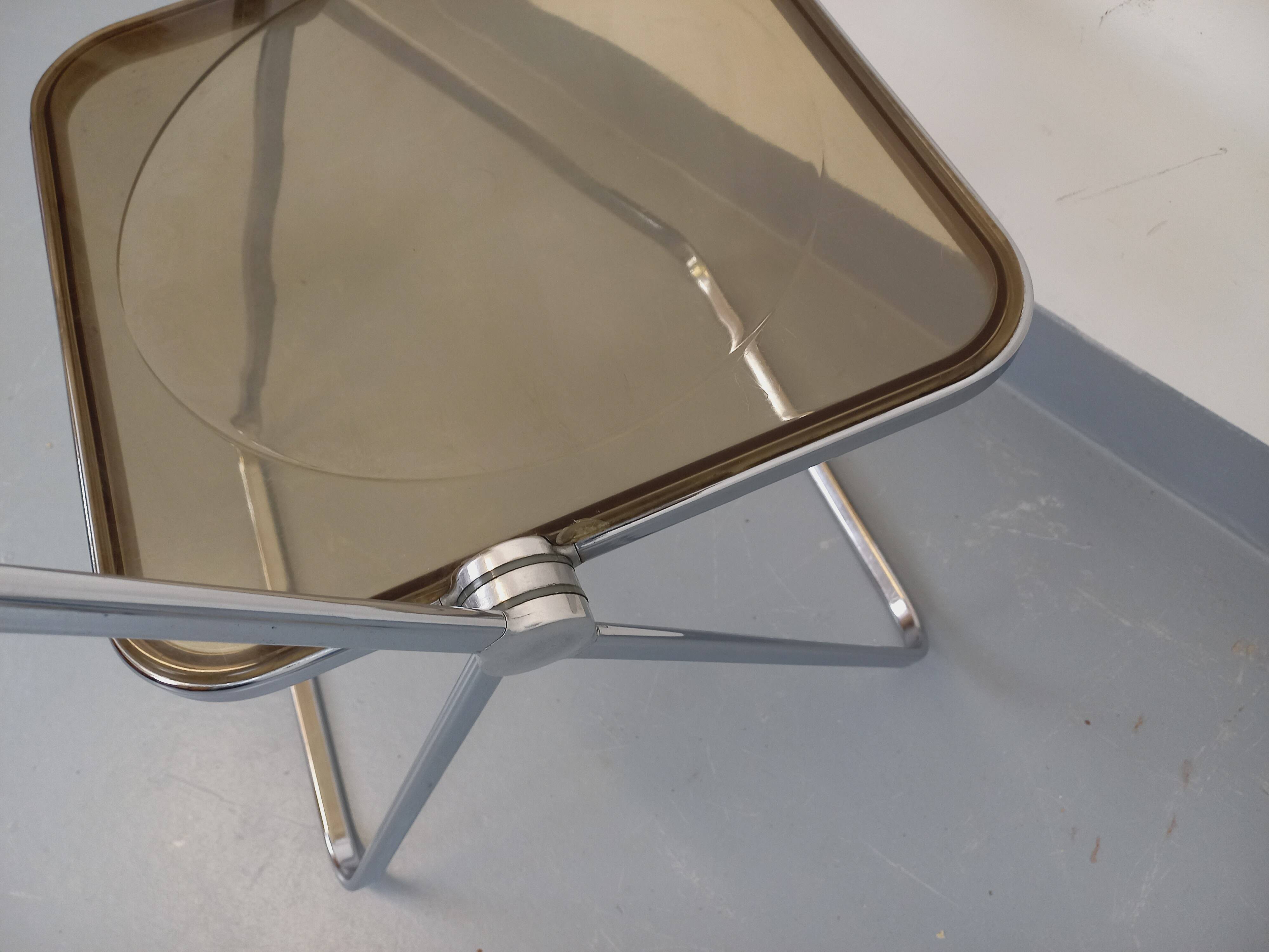 Vintage folding chair Plia by Giancarlo Piretti for Castelli from the 1960s.
