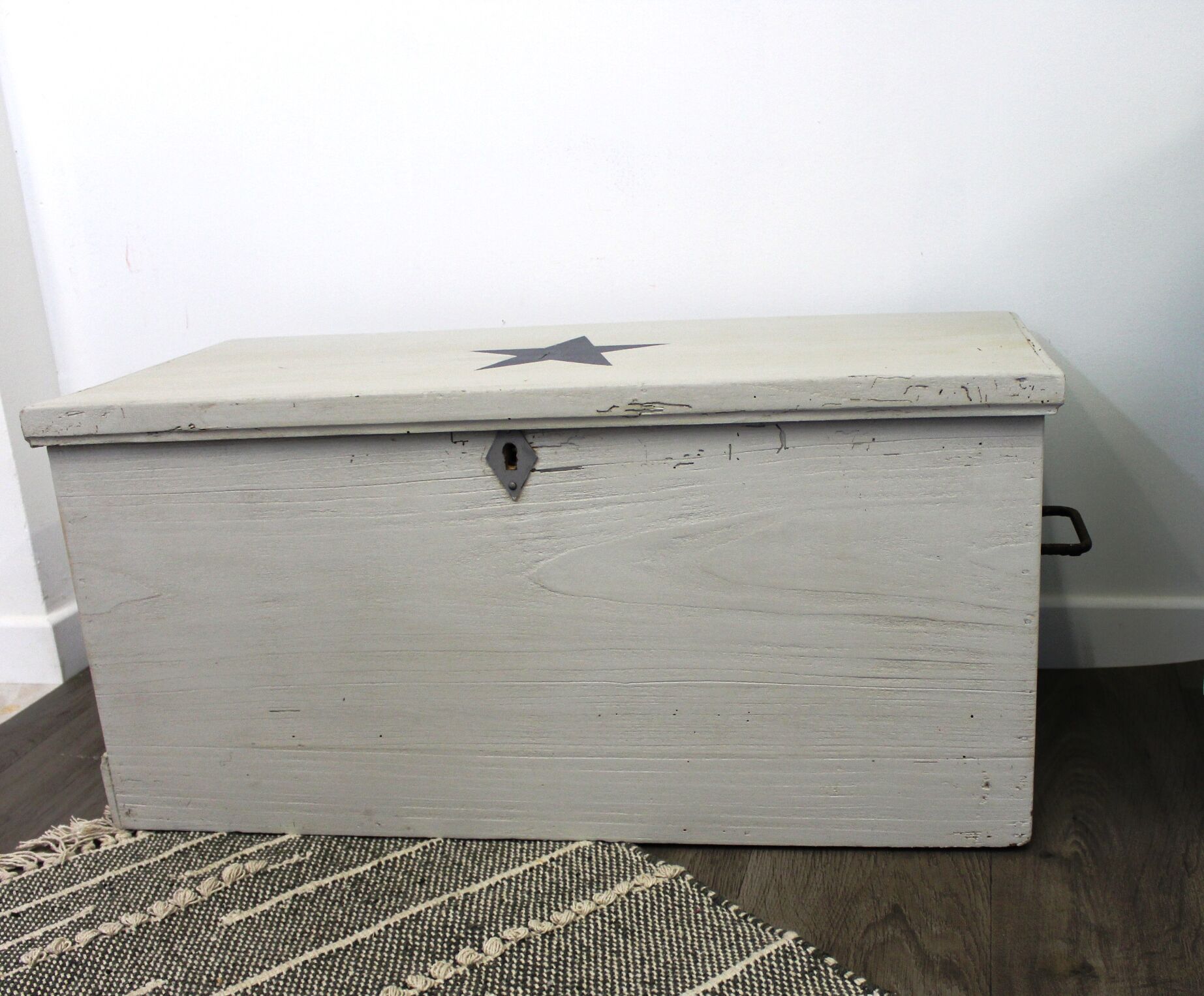 Star wooden chest
