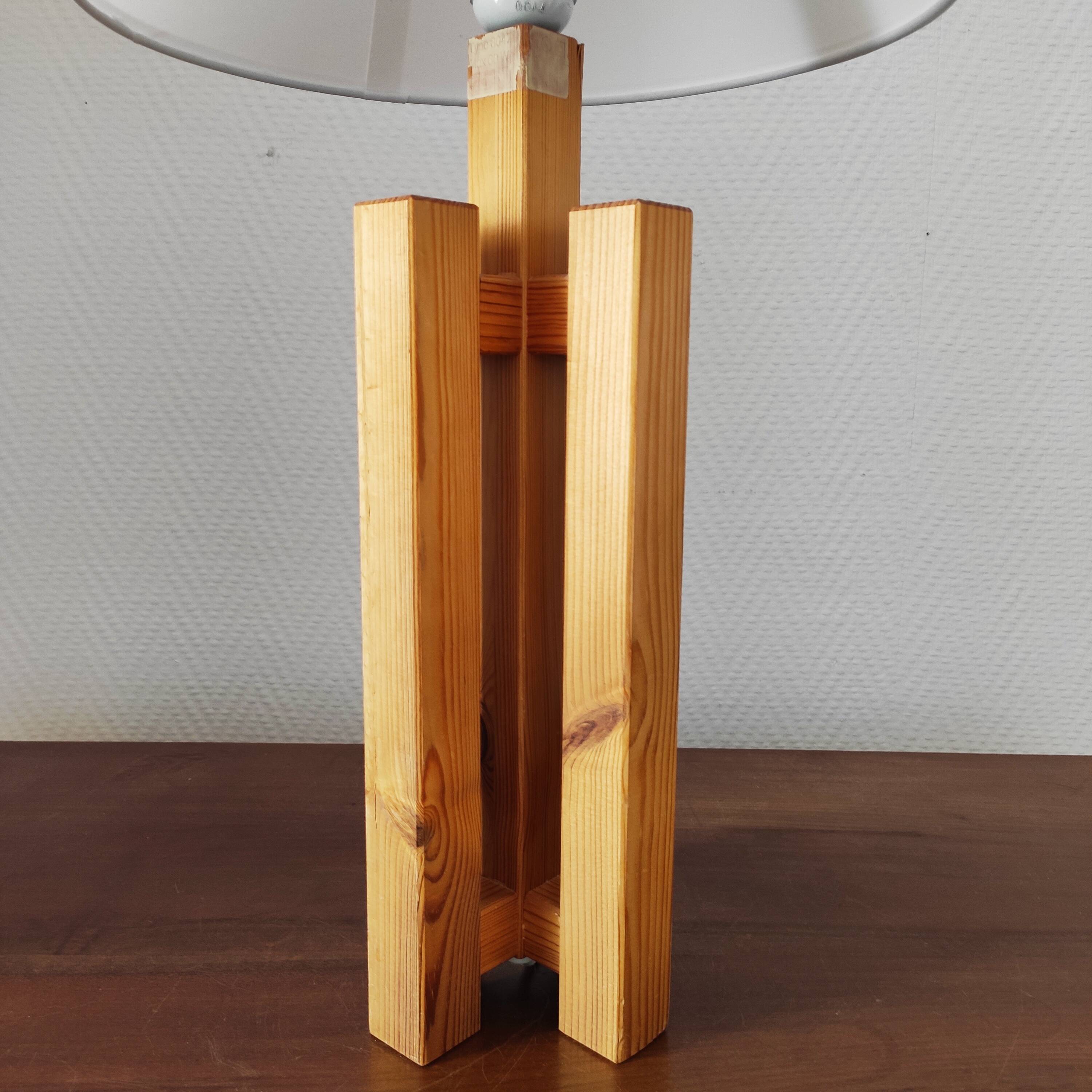 Modernist Scandinavian lamp in solid pine – Sweden, 1970s