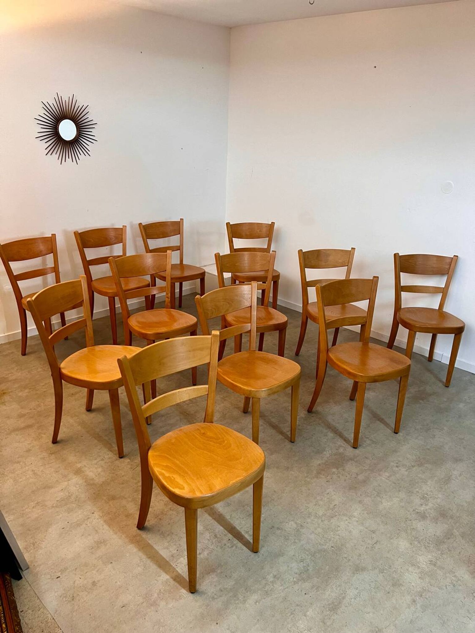 Lot 12 wooden bistro chairs by Horgen Glarus 70s vintage