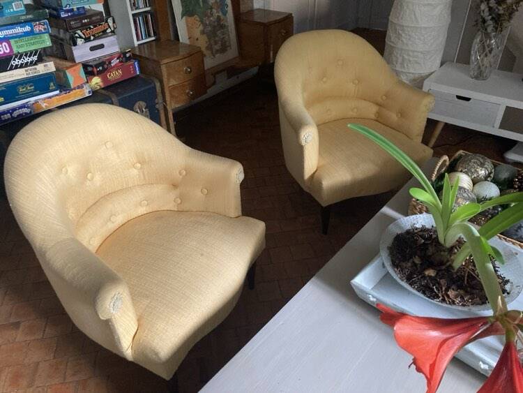 Pair of vintage toad armchairs