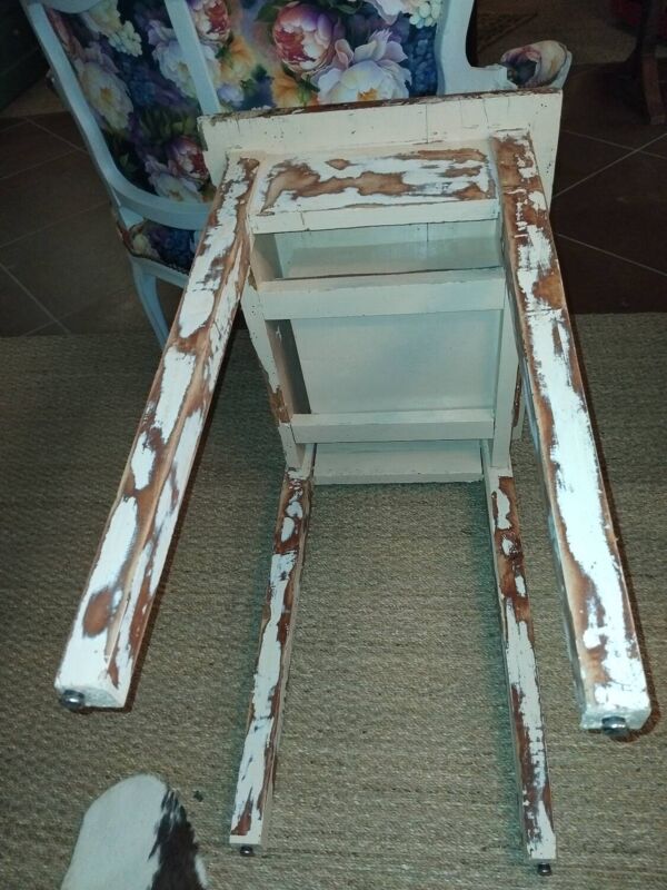 Petite table ancienne shabby chic