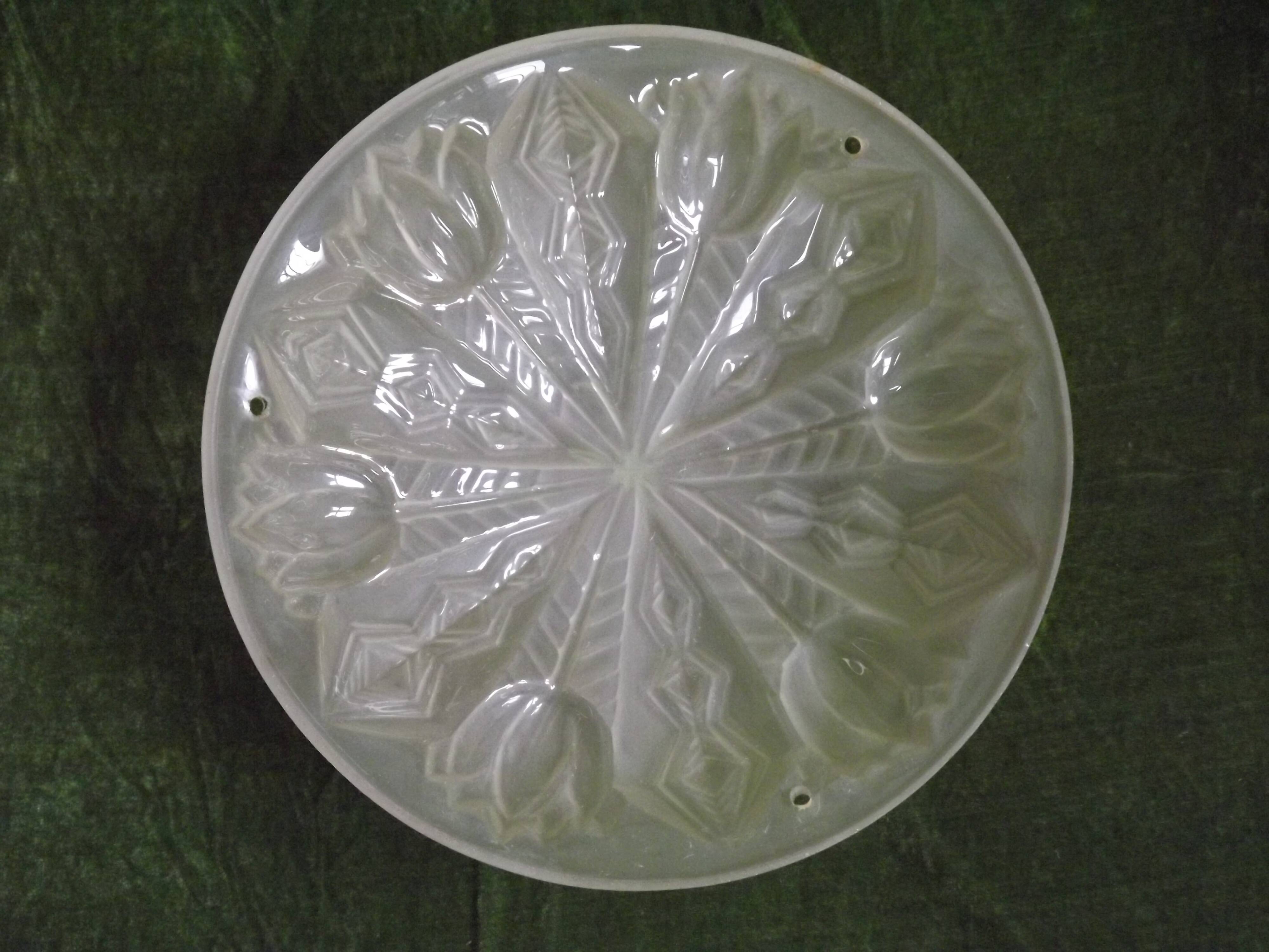 French Art Deco White Pâte de Verre Platform with Abstract Tulip Design 5145