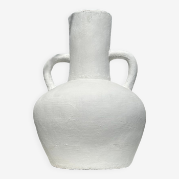 Vase artisanal en terracotta peint en blanc à double anses h:40 d:30