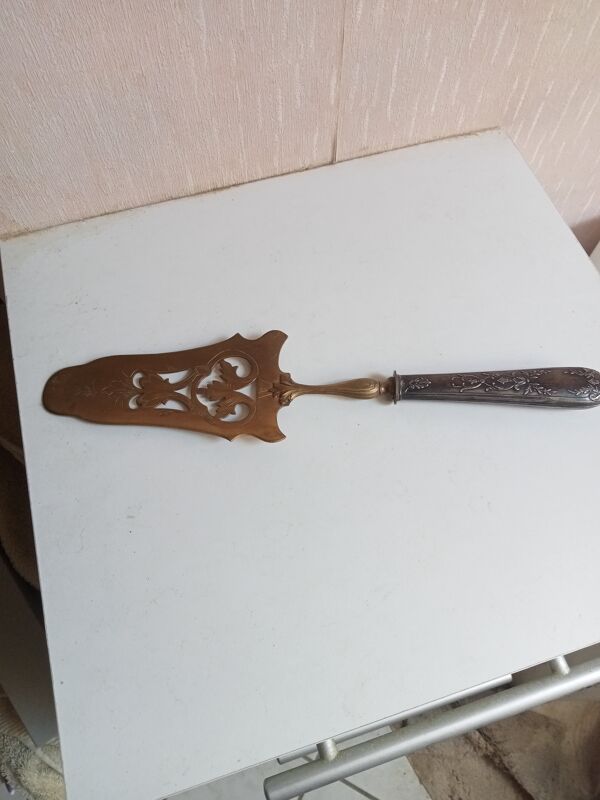 Pèle a tarte XIXème en argent fourré et vermeil