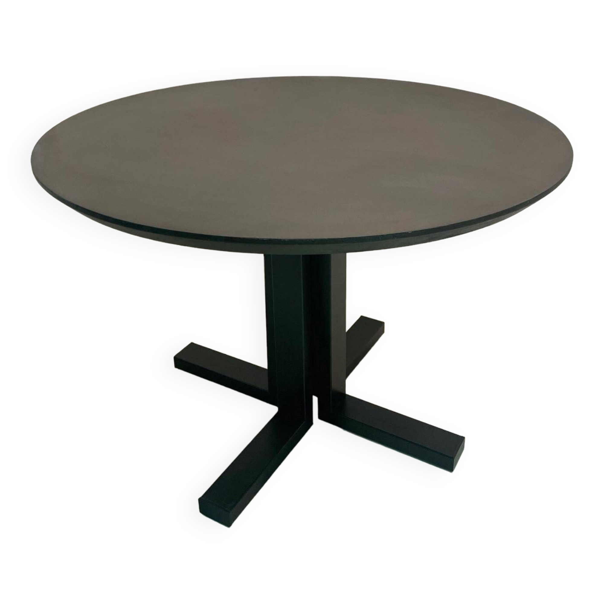 Contemporary Round Table