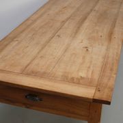 Table à manger de ferme française en cerisier antique, 19e siècle