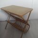 Porte revue table d'appoint en rotin