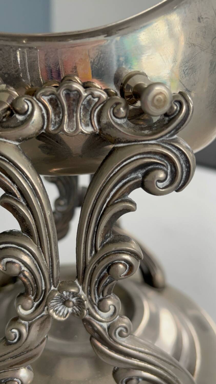 Royal sauce boat in silver-plated metal – chic baroque style