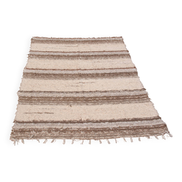 Double-thickness handmade rug made from recycled cotton