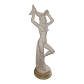 Titre :
Statue Danseuse au voile – A. Giannelli 1982 – Albâtre
​Descri