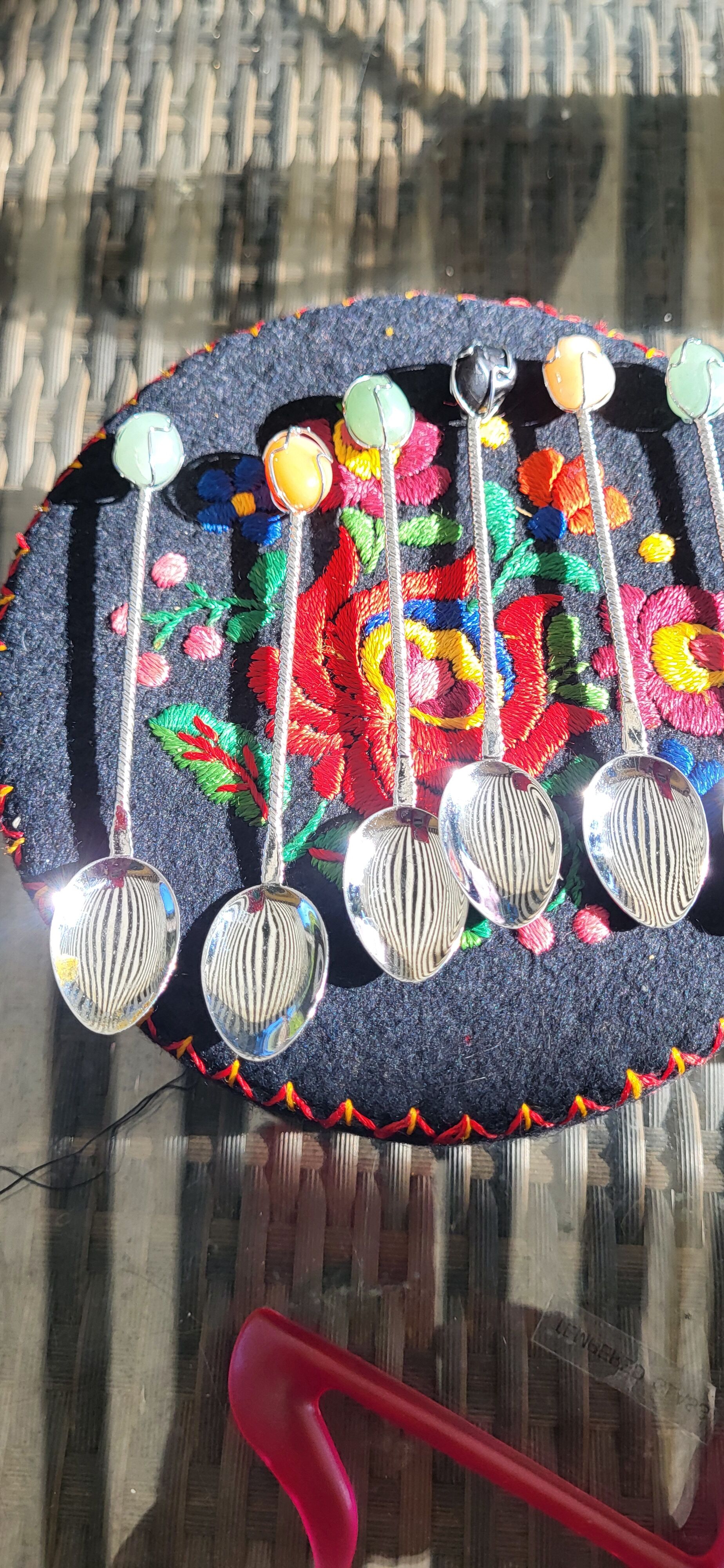 Lot of 6 vintage teaspoons with stones.