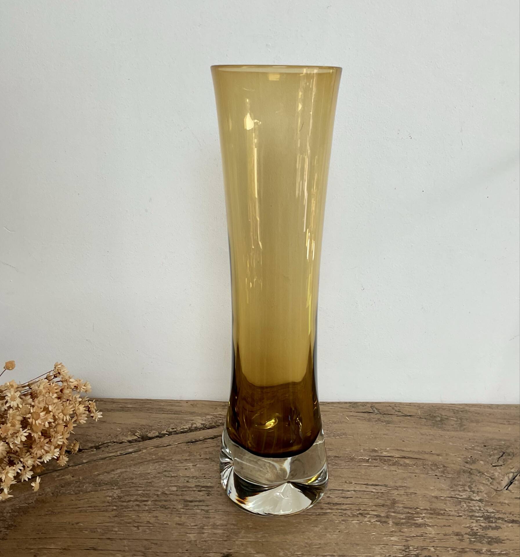 Vase verre soufflé ambre