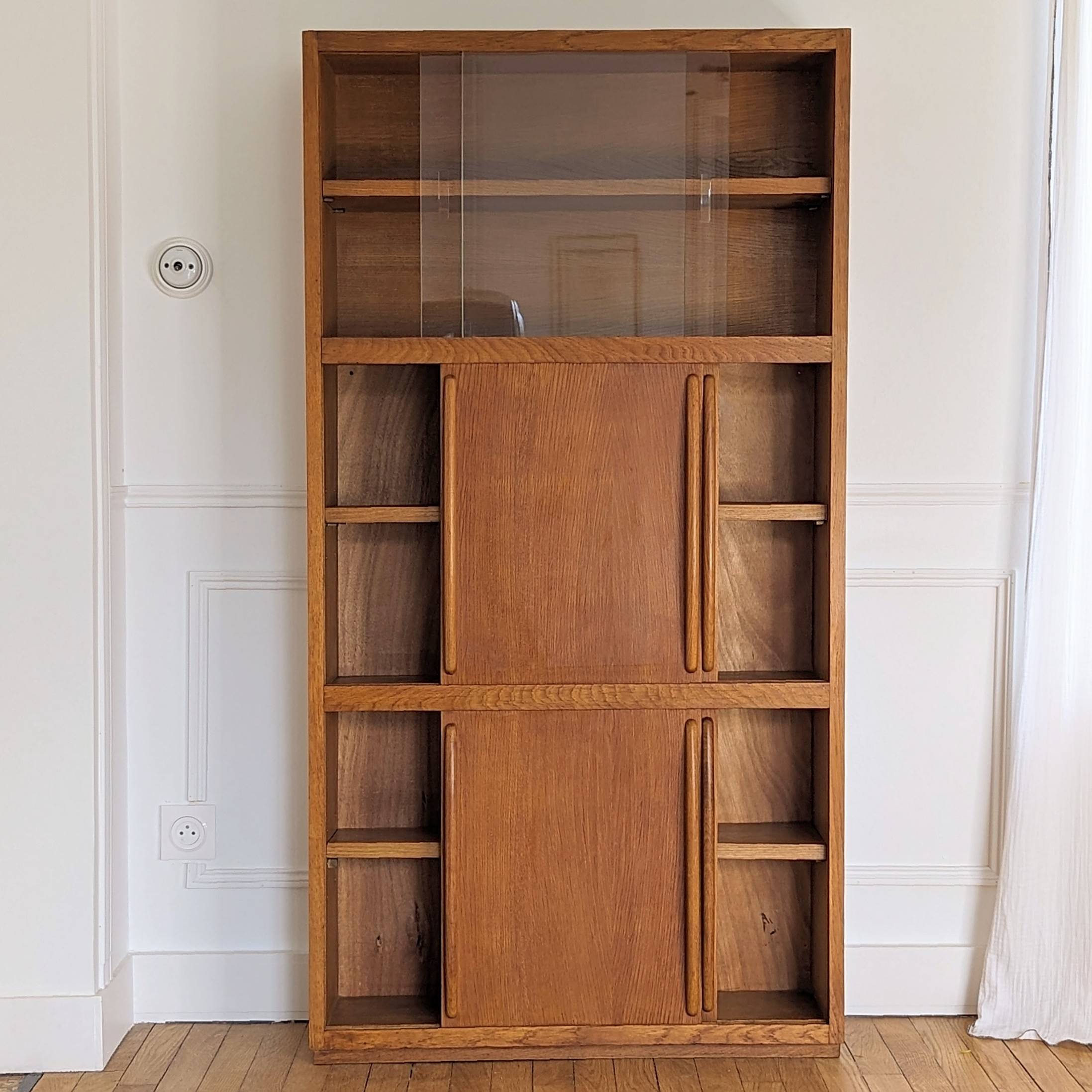 Vintage bookcase / display case
