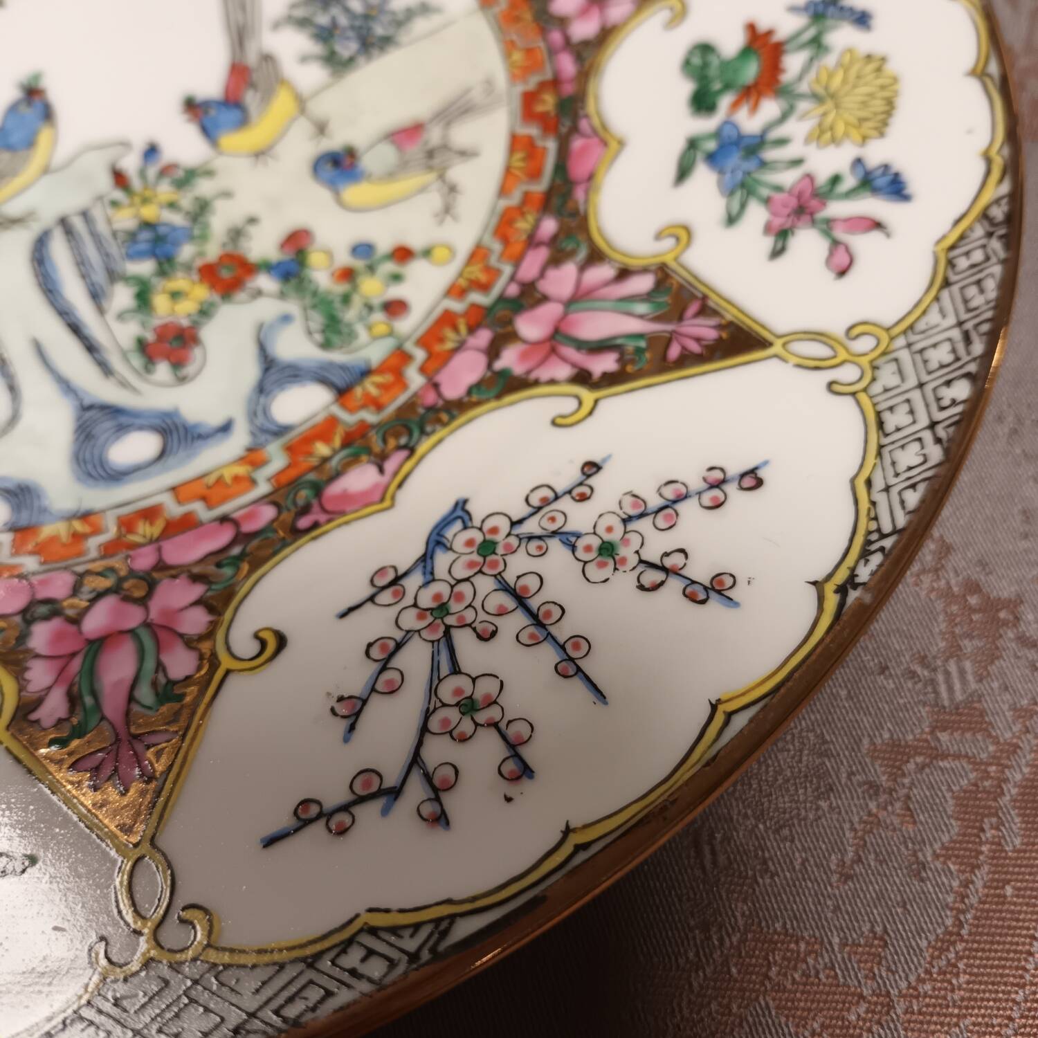 Assiette décorative asiatique