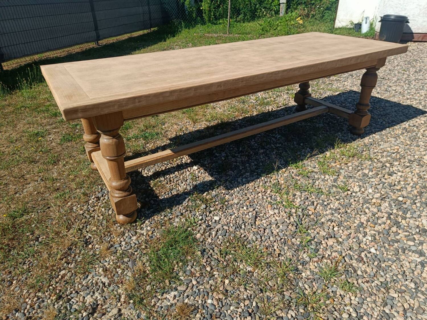 Farm table