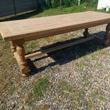 Farm table