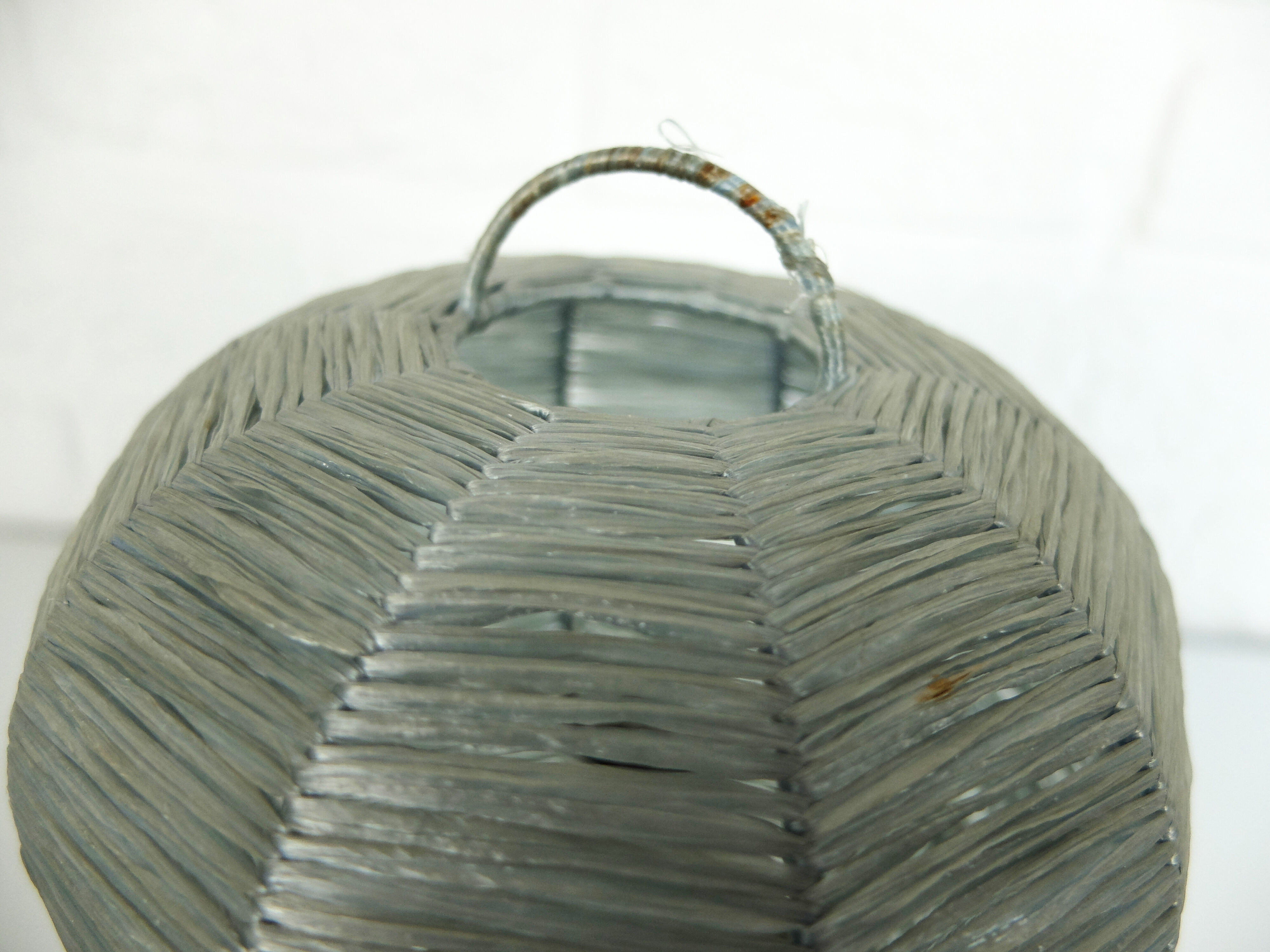 Mid-century tripod bedside lamp, raffia, Italy, 1950s