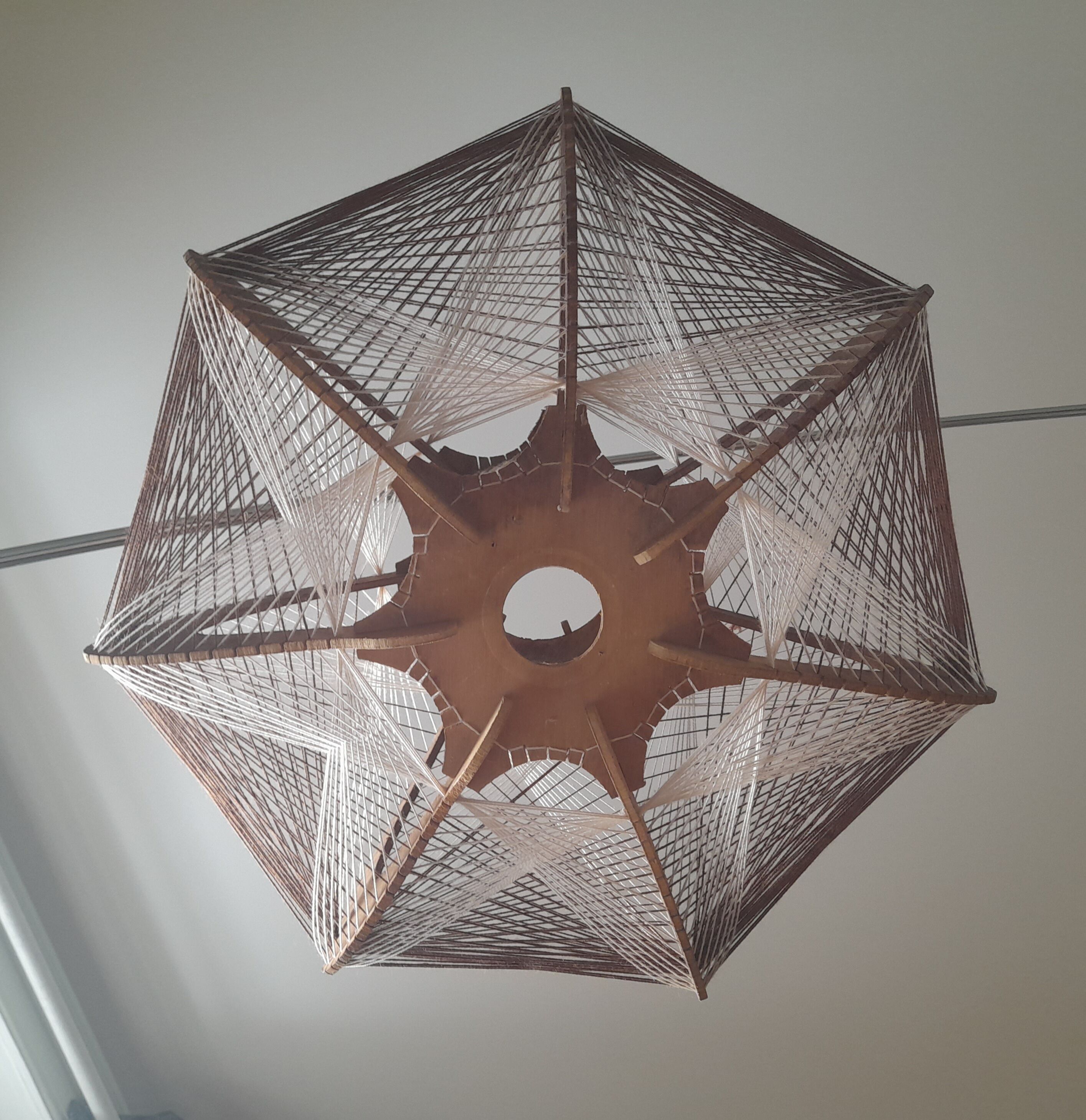 Scandinavian pendant lamp in wood and wire