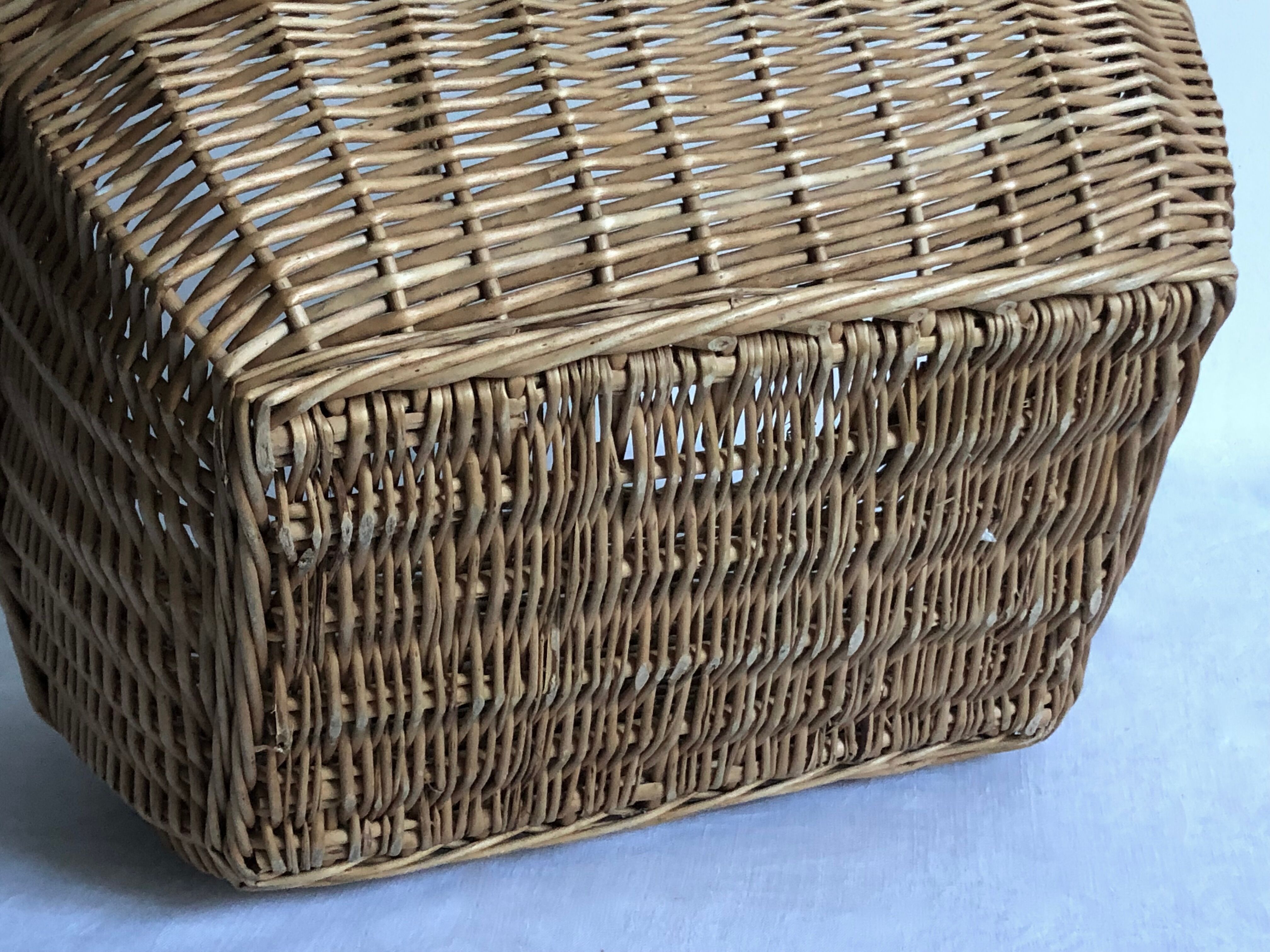 Woven wicker basket