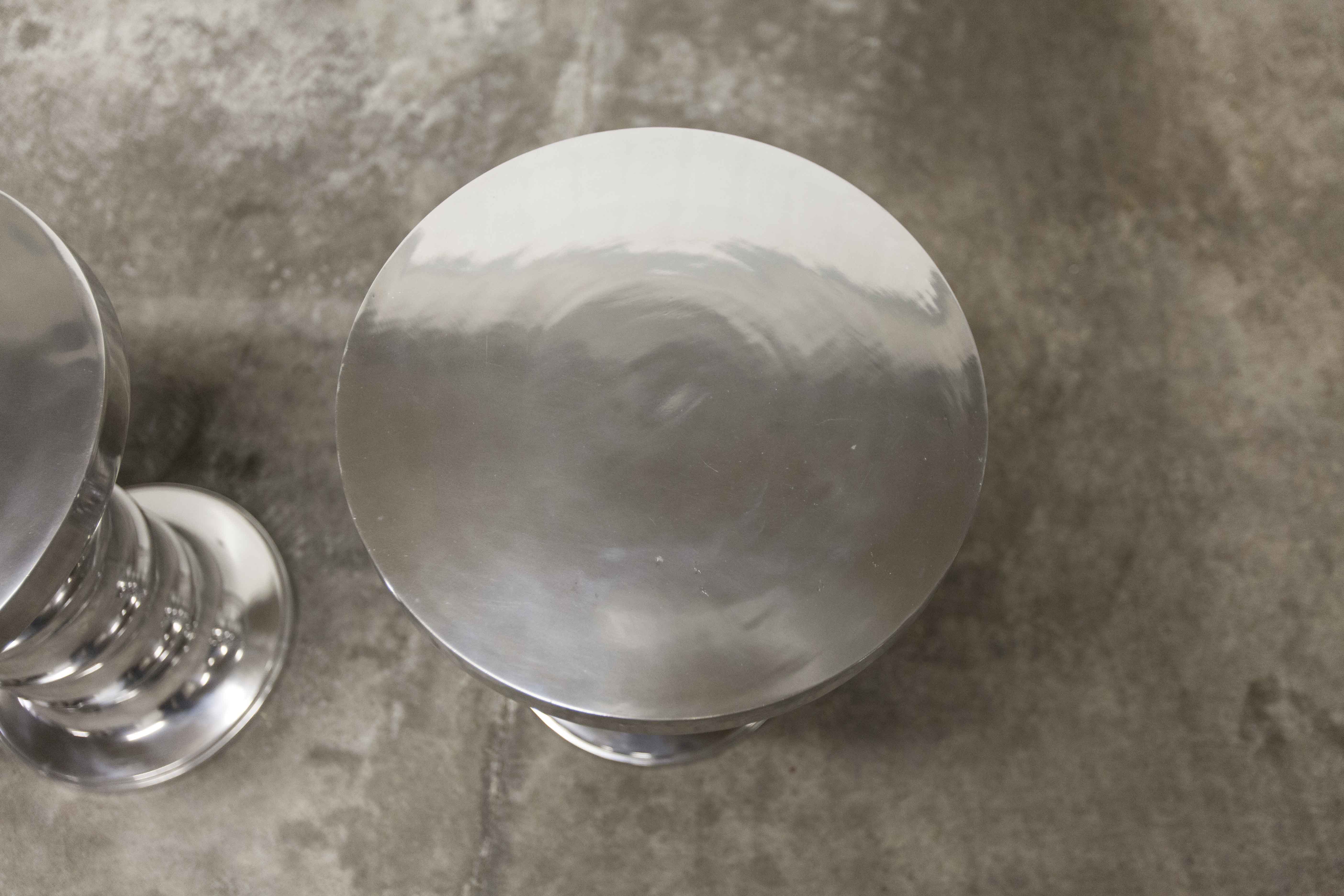 Paire de tabourets aluminium chromé Eichholtz 2000