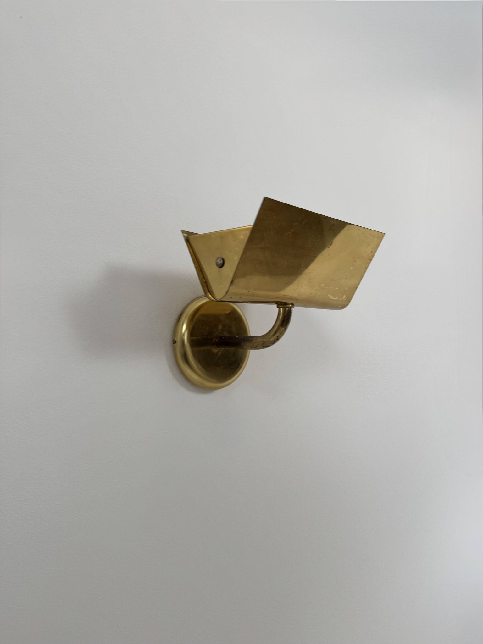 Vintage brass wall light, France, 1970.