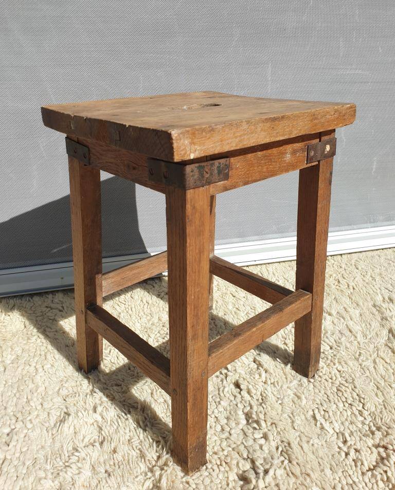 Oak workshop stool with grip