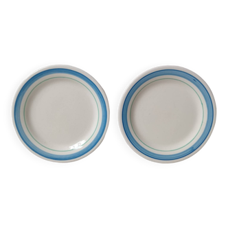2 dessert plates