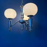Lustre en verre opalin blanc du milieu du siècle avec cadre chromé