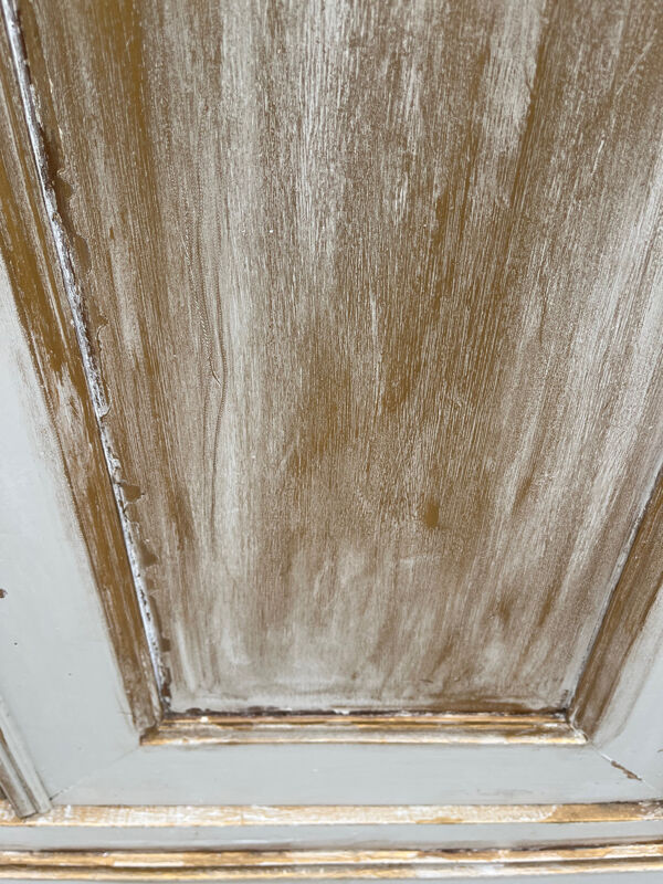 Buffet parisien patiné