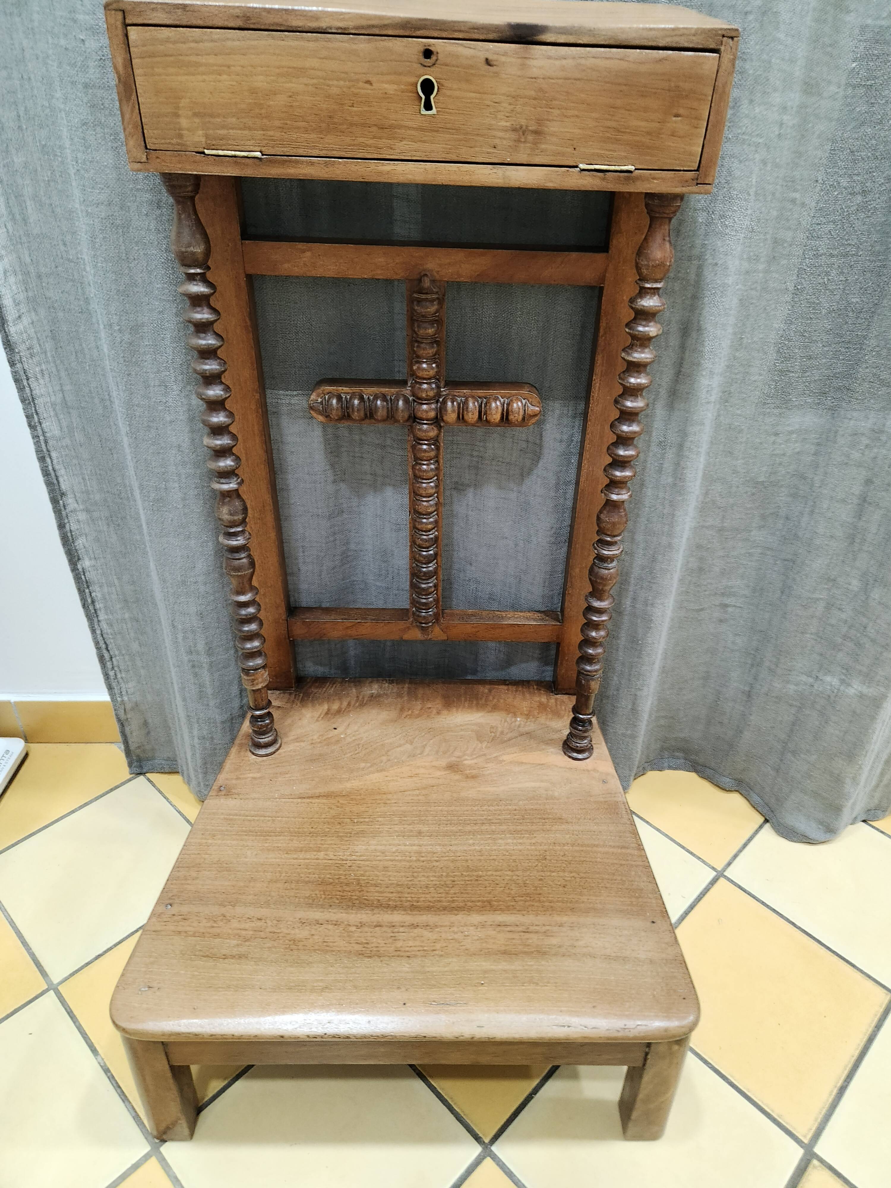 Antique Prie Dieu pour prière d’ecclésiastique