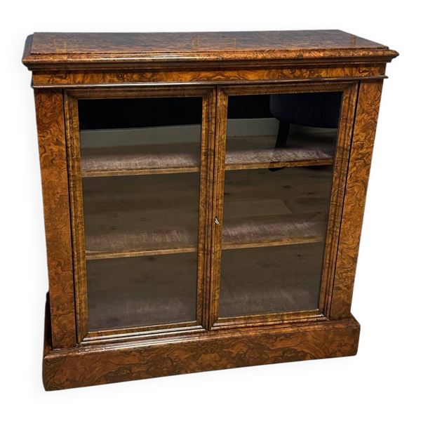 Petite bibliothèque ancienne — Beyit