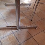 Kitchen table and 2 formica chairs