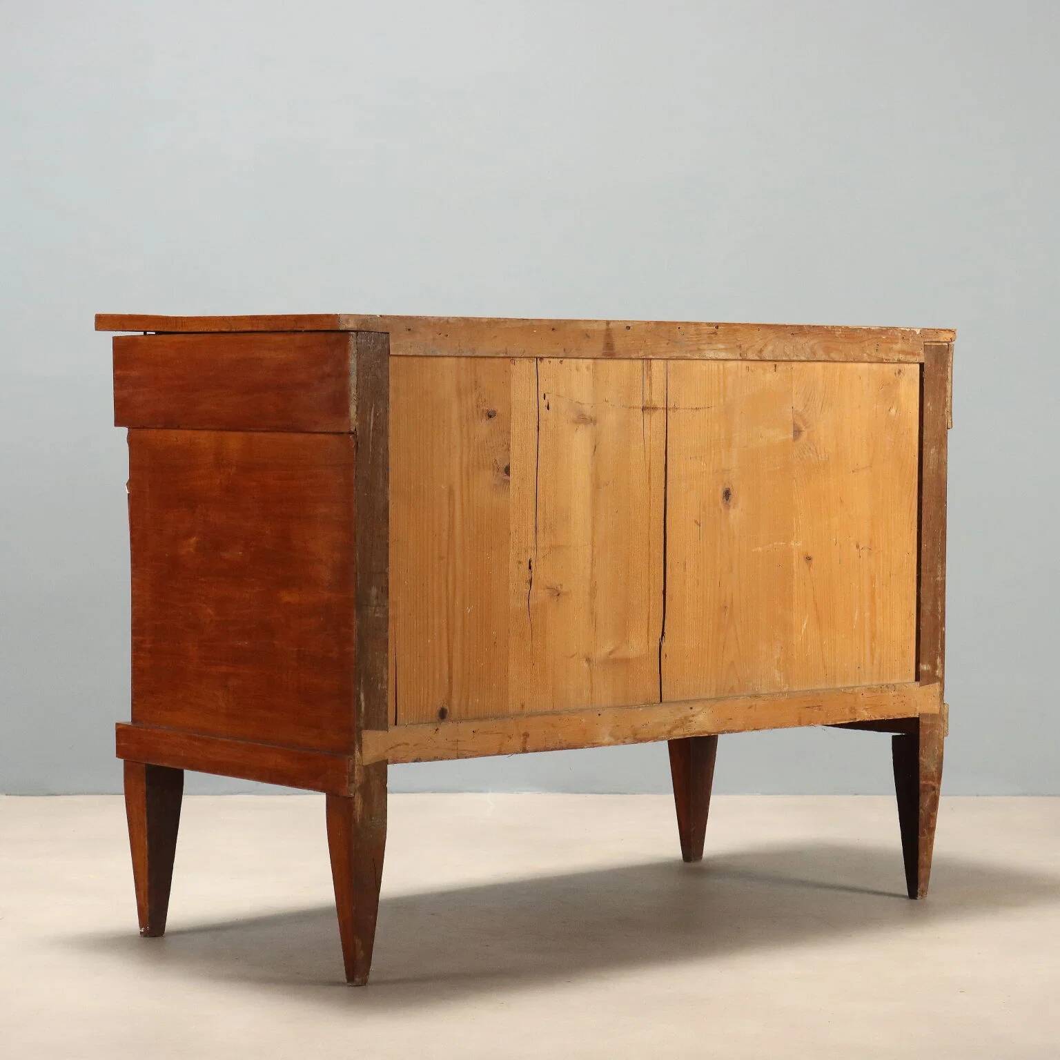Commode Empire ancienne en noyer avec détails dorés, XIXe siècle