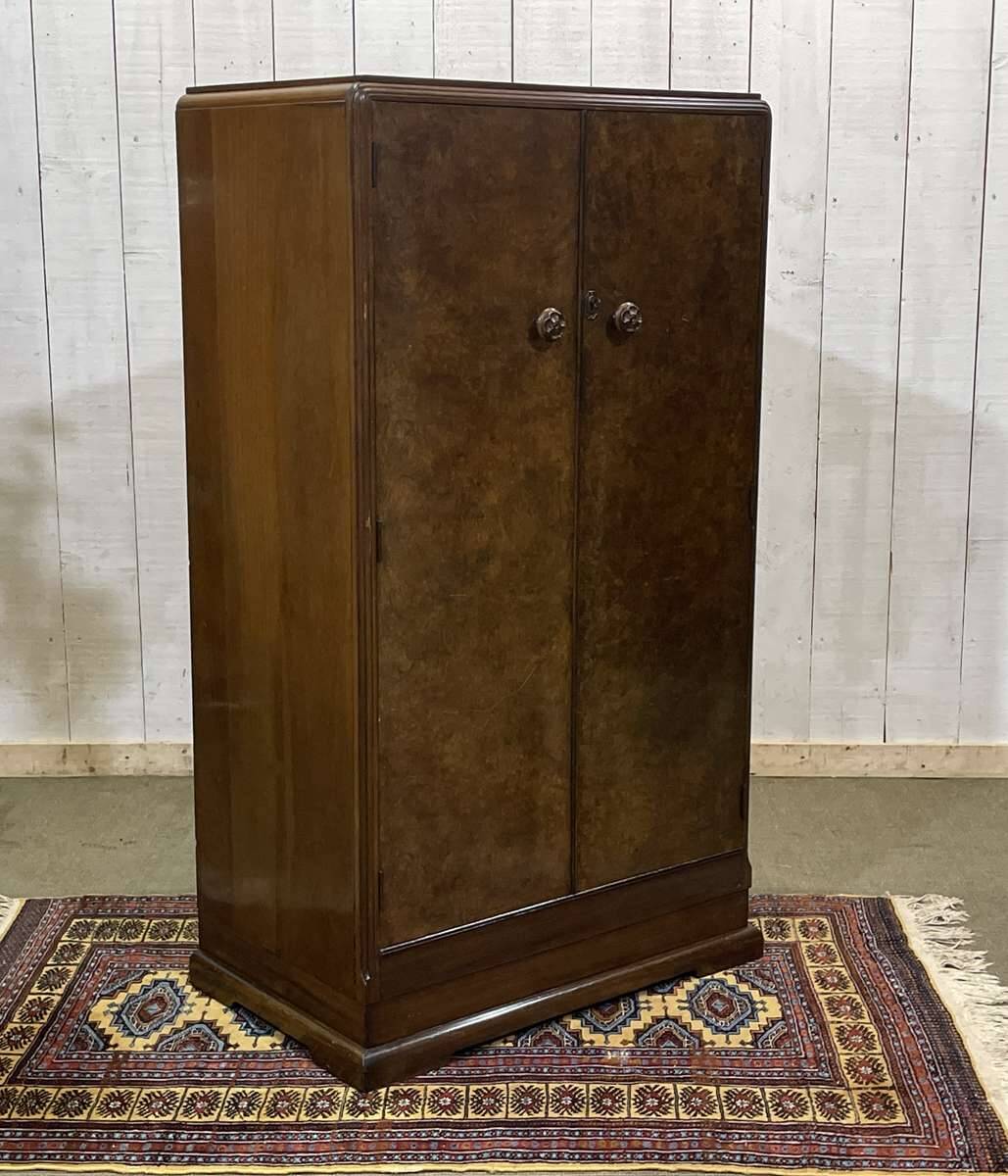 Small English Art Deco student wardrobe in walnut from the 1950s.