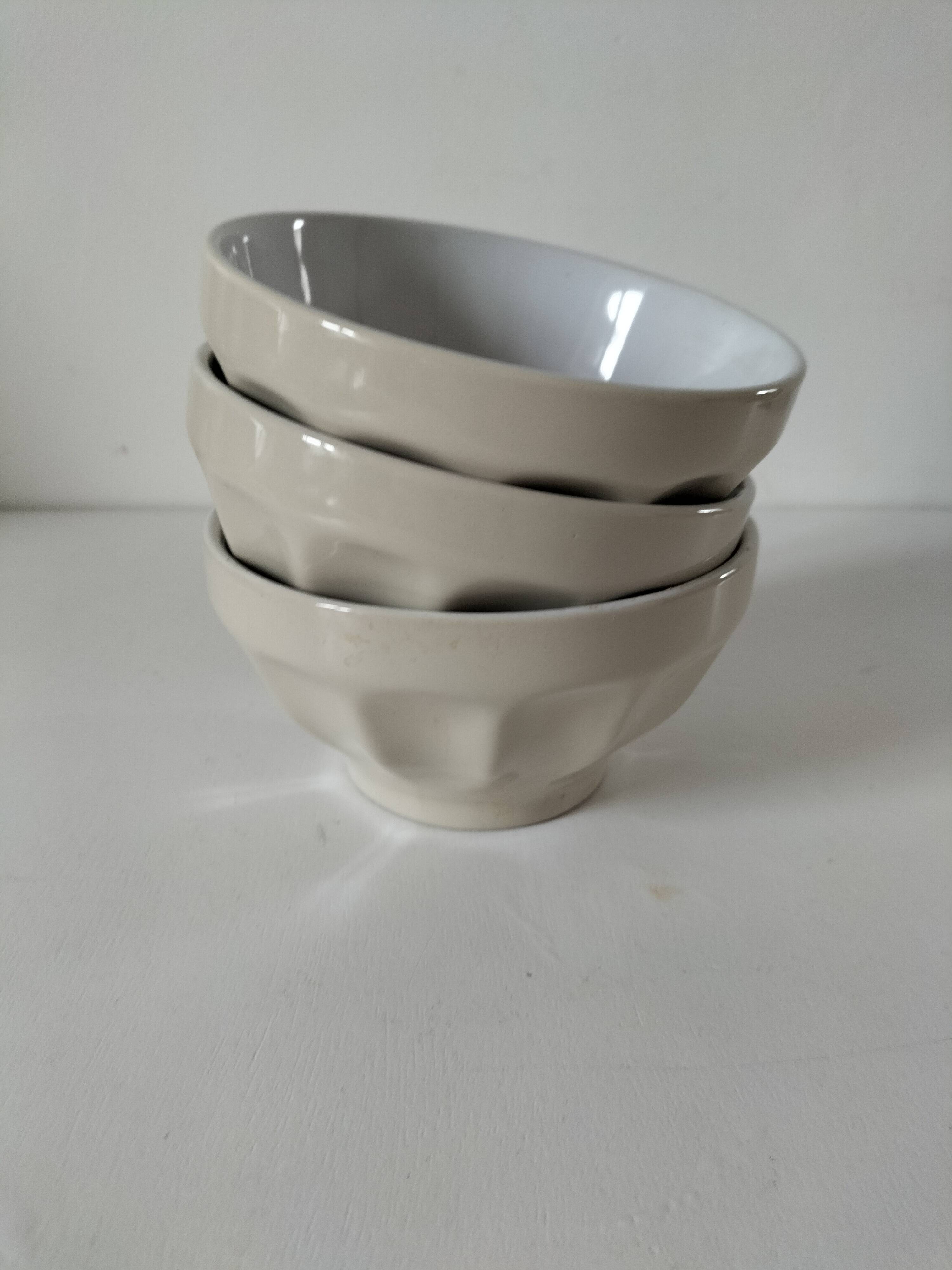 Trio de bols de ferme beige facetté & intérieur blanc