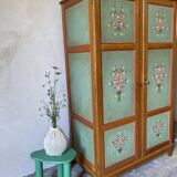 Armoire parisienne