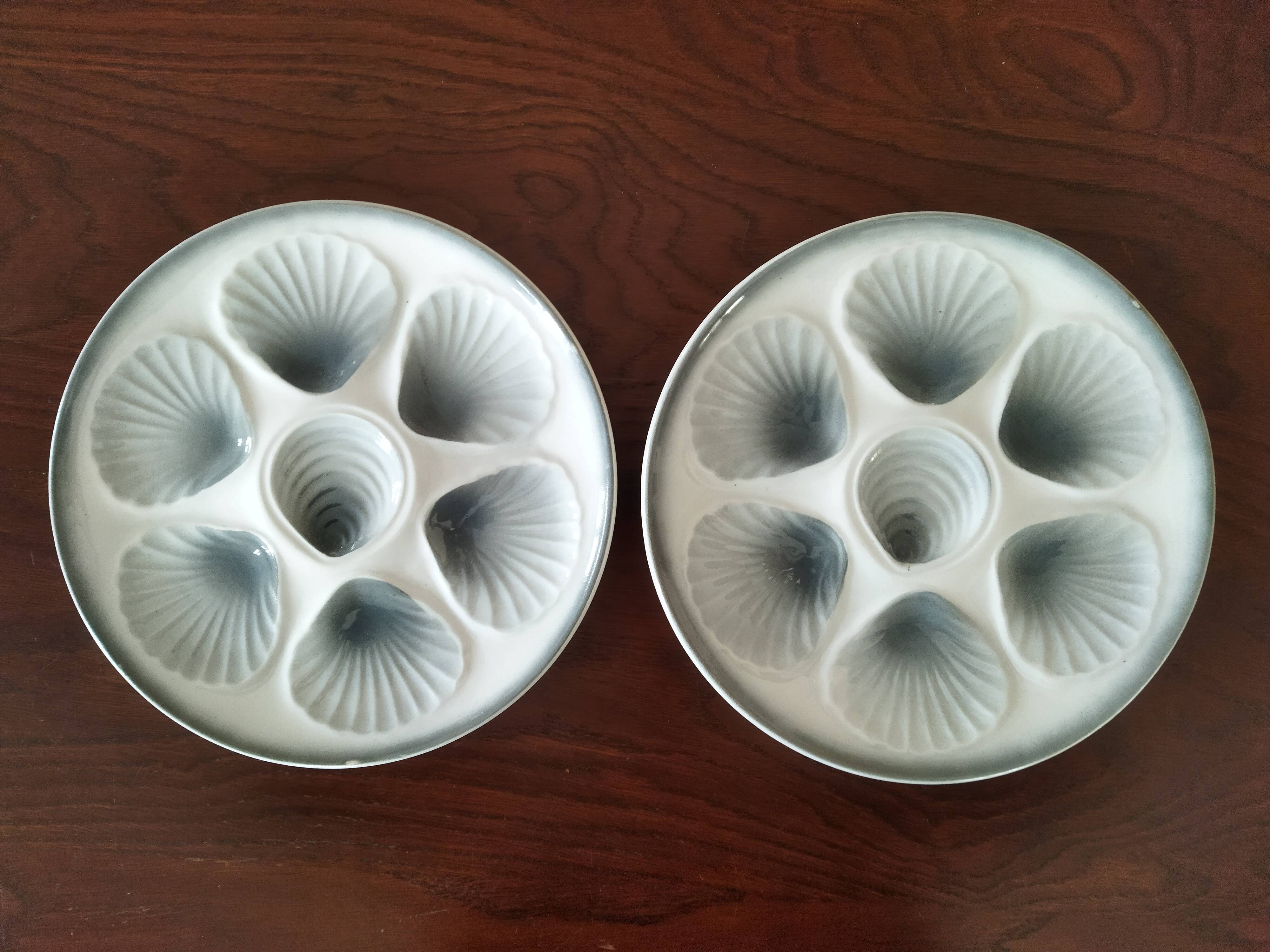 2 Moulin des Loups Orchies oyster plates