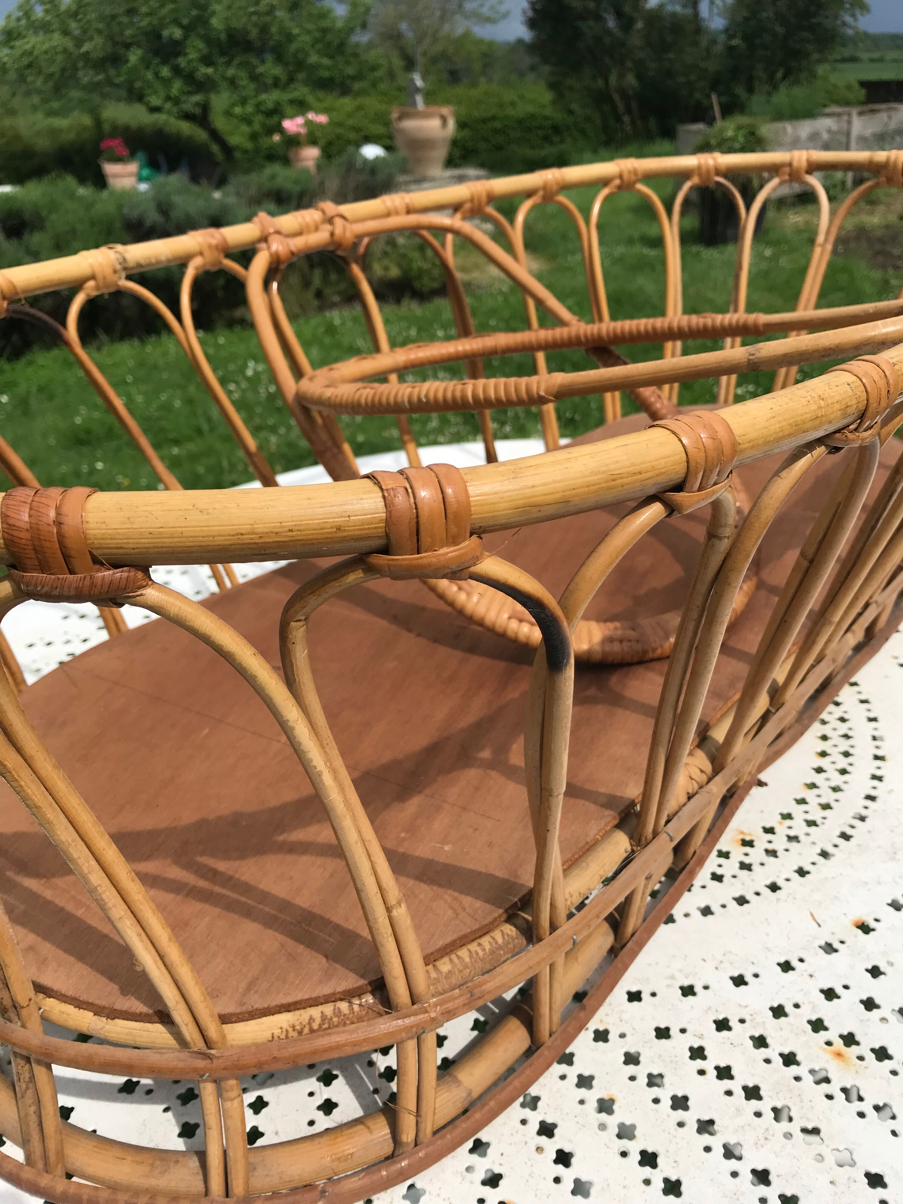 Rattan bassinet